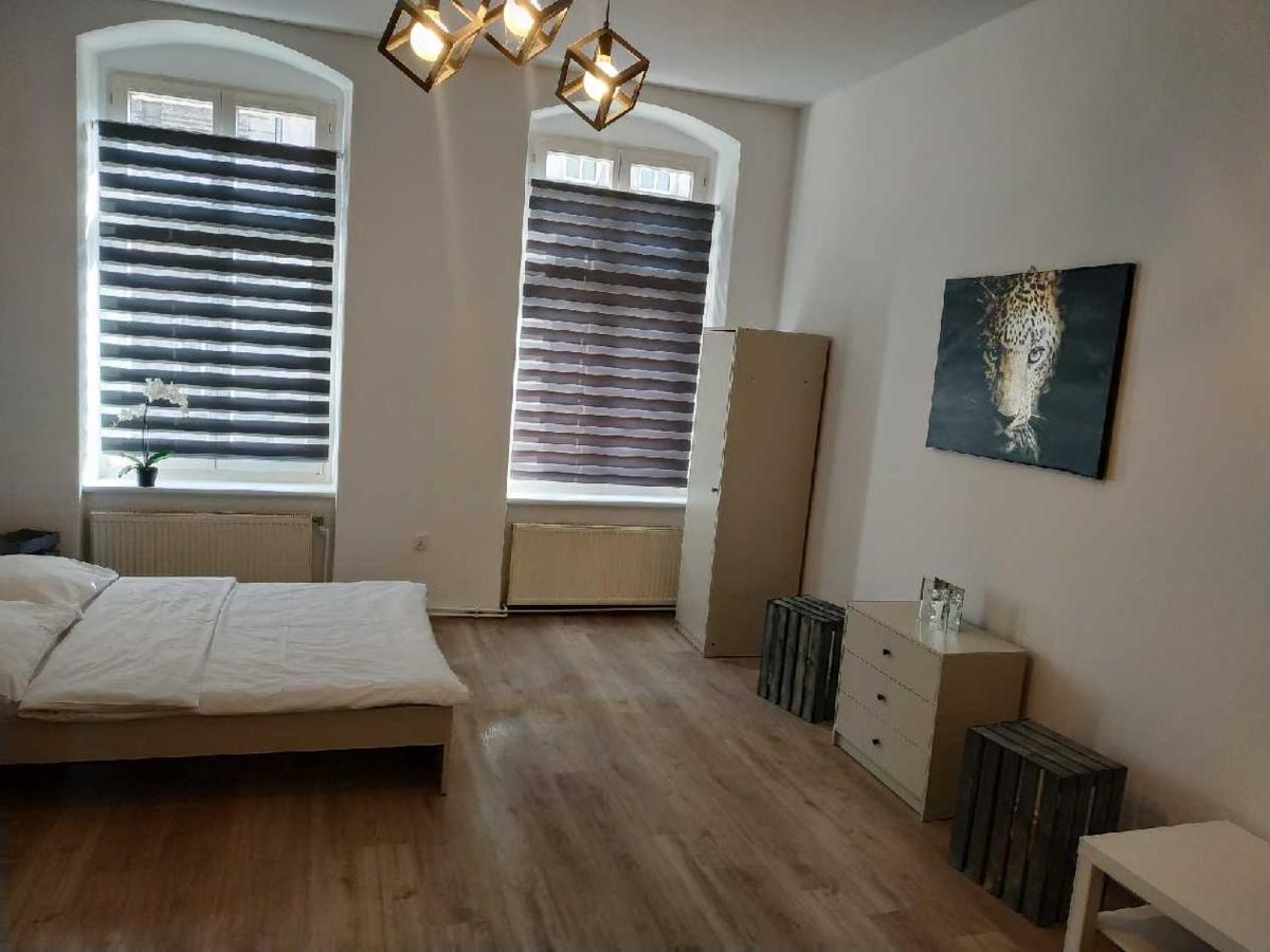 Hostel 33 Вроцлав Экстерьер фото